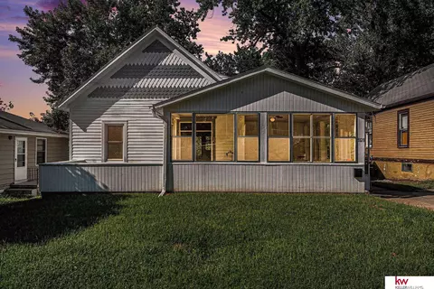 3328 Sprague St, Omaha, NE 68111