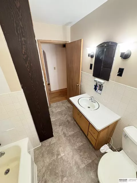 Bath - 1000 Howard St, Scribner, NE 68057 photo 5 of 5