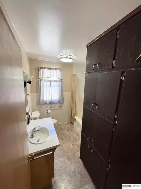 Bath - 1000 Howard St, Scribner, NE 68057 photo 1 of 5