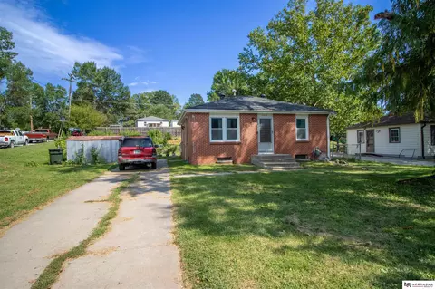 4238 N Park Blvd, Lincoln, NE 68521