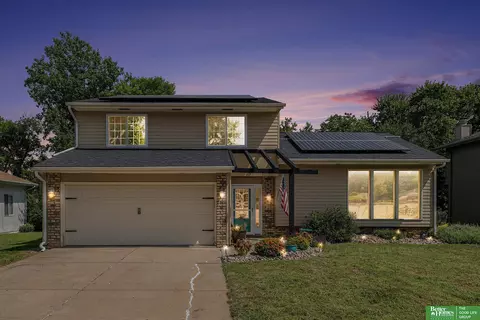 807 Bluff St, Bellevue, NE 68005