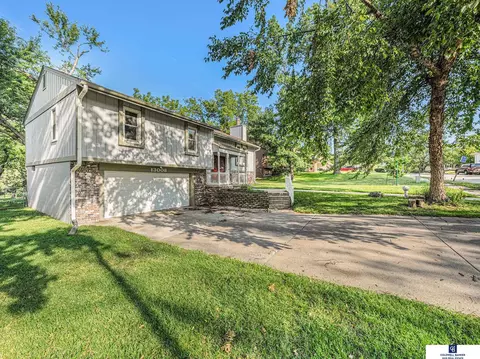 13008 S 35th St, Bellevue, NE 68123