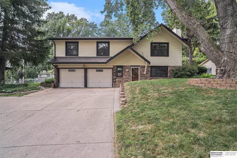 2104 S 122nd Ave, Omaha, NE 68144