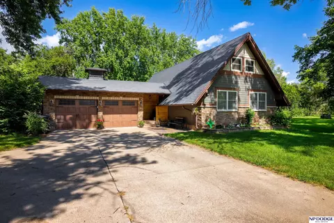 1138 Elizabeth Cir, Fremont, NE 68025