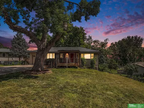 8209 S 39 Ave, Bellevue, NE 68147