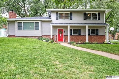 3306 S 107th St, Omaha, NE 68124