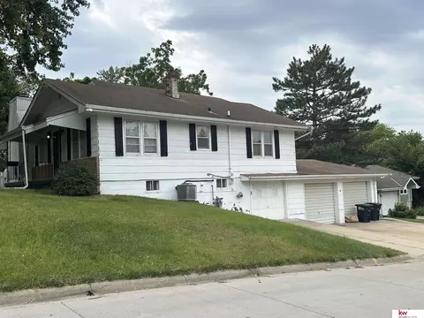 1220 N 63rd St, Omaha, NE 68132