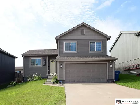 14505 Sunrise St, Bennington, NE 68007