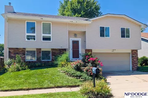5606 N 117th Avenue Cir, Omaha, NE 68164