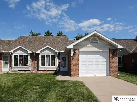 2502 Hollyhock Cir #2, Lincoln, NE 68521