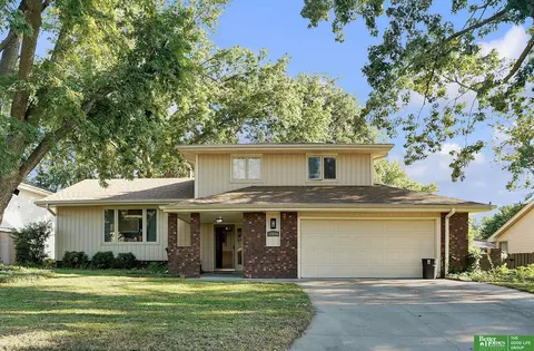 14916 Seward Plz, Omaha, NE 68154