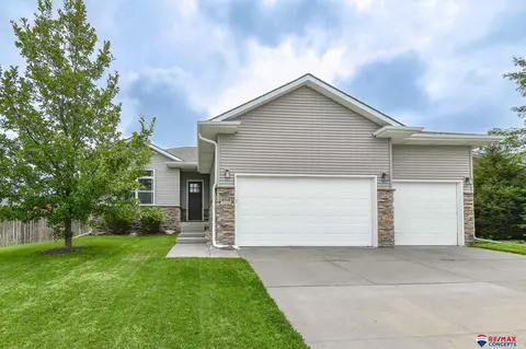 8918 S 72nd St, Lincoln, NE 68516
