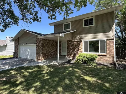3144 Stephanos Dr, Lincoln, NE 68516