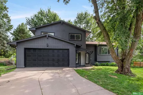 2907 Nebraska Cir, Bellevue, NE 68005