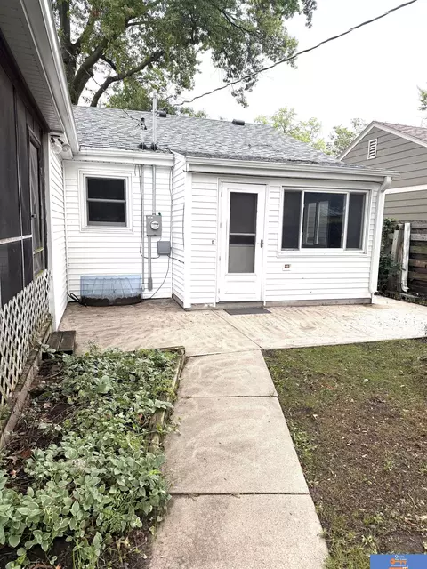 Exterior - 1315 Summit St, Beatrice, NE 68310 photo 2 of 6