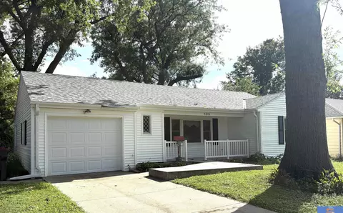 1315 Summit St, Beatrice, NE 68310