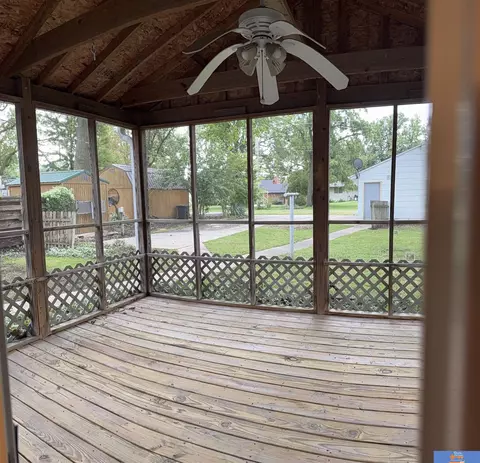Exterior - 1315 Summit St, Beatrice, NE 68310 photo 6 of 6