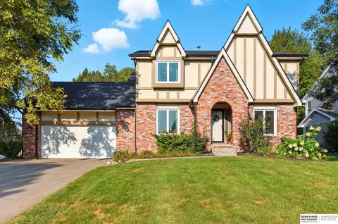 804 Valentine Ln, Papillion, NE 68046