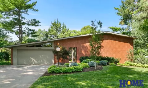 2745 Anderson Dr, Lincoln, NE 68506