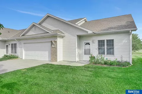 3950 Ballard Ct, Lincoln, NE 68504