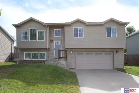 820 Autumn Pkwy, Hickman, NE 68372