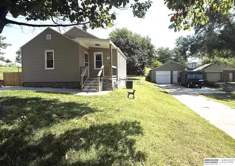5429 S 50th St, Omaha, NE 68117