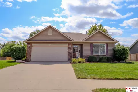 20903 Flavin Cir, Elkhorn, NE 68022