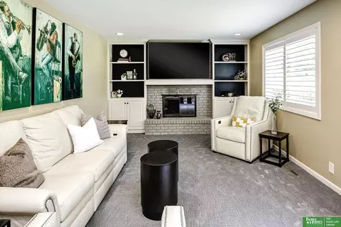 15005 Cedar Cir, Omaha, NE 68144