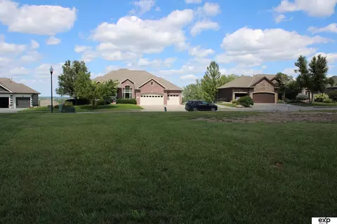 1301 Fairway Cir, Ashland, NE 68003