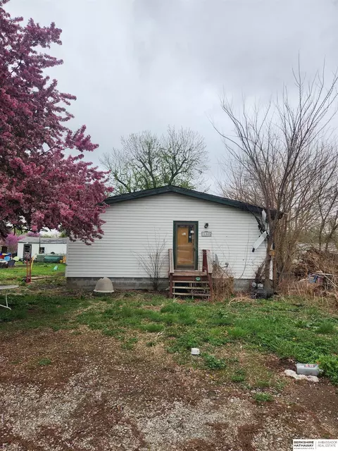 16505 Clay St, Bellevue, NE 68123