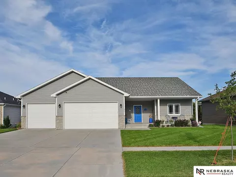 1601 NW 52nd St, Lincoln, NE 68528
