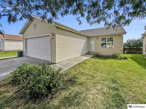 5560 N 26th Pl, Lincoln, NE 68521