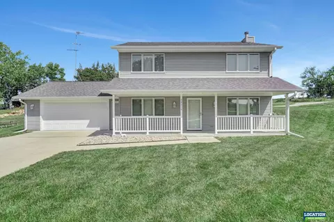 20216 N Shore Dr, Eagle, NE 68347