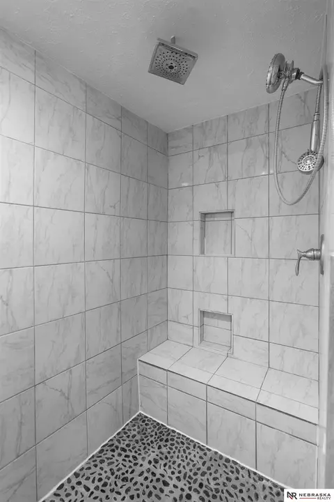 Bath - 327 E 7th St, Wahoo, NE 68066 photo 2 of 3
