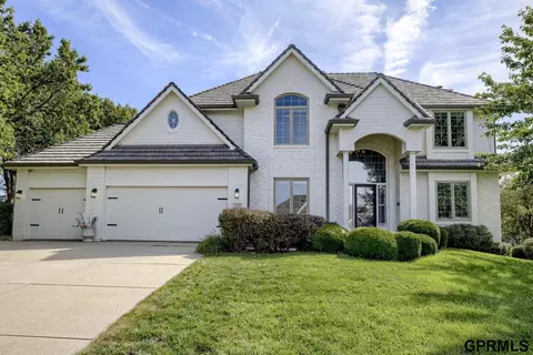 1525 S 181st St, Omaha, NE 68130