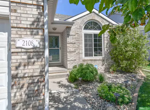 2108 Hedgeapple Rd, Plattsmouth, NE 68048