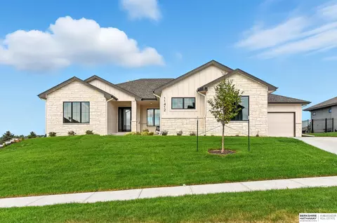 11412 S 124th St, Papillion, NE 68046