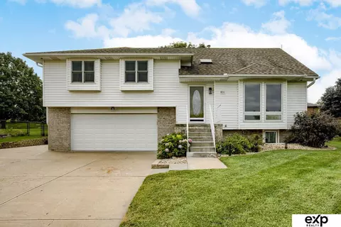 831 Calais Street St, Bellevue, NE 68123
