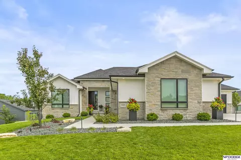 21312 E St, Elkhorn, NE 68022