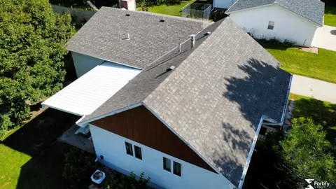406 N Pear St, Shickley, NE 68436