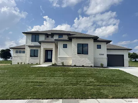 12360 Carpenter St, Papillion, NE 68046