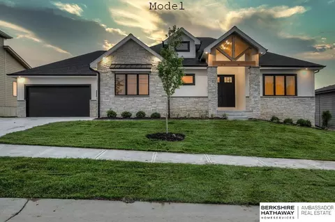 3902 S 212 St, Omaha, NE 68022