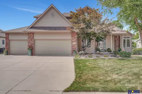 7417 Elk Creek Dr, Lincoln, NE 68516