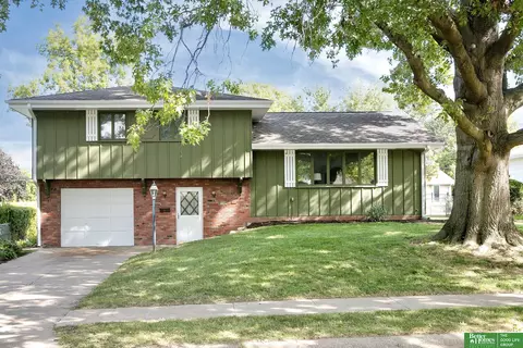 12590 O St, Omaha, NE 68137