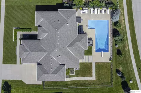 12211 Slayton St, Papillion, NE 68046