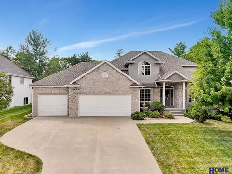 7921 Nob Hill Rd, Lincoln, NE 68516