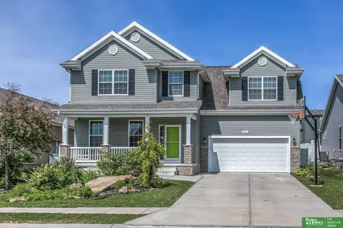 7912 S 184th Ter, Omaha, NE 68136