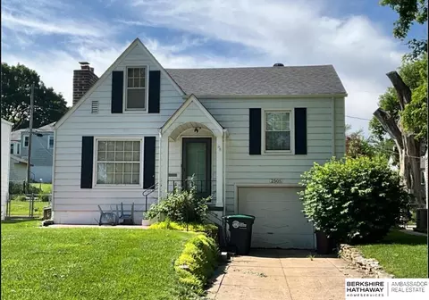 2505 Sharon Dr, Omaha, NE 68112