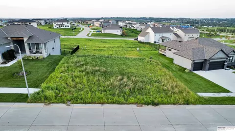 16956 Cora St, Bennington, NE 68007
