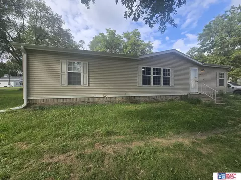 202 John St, Odell, NE 68415